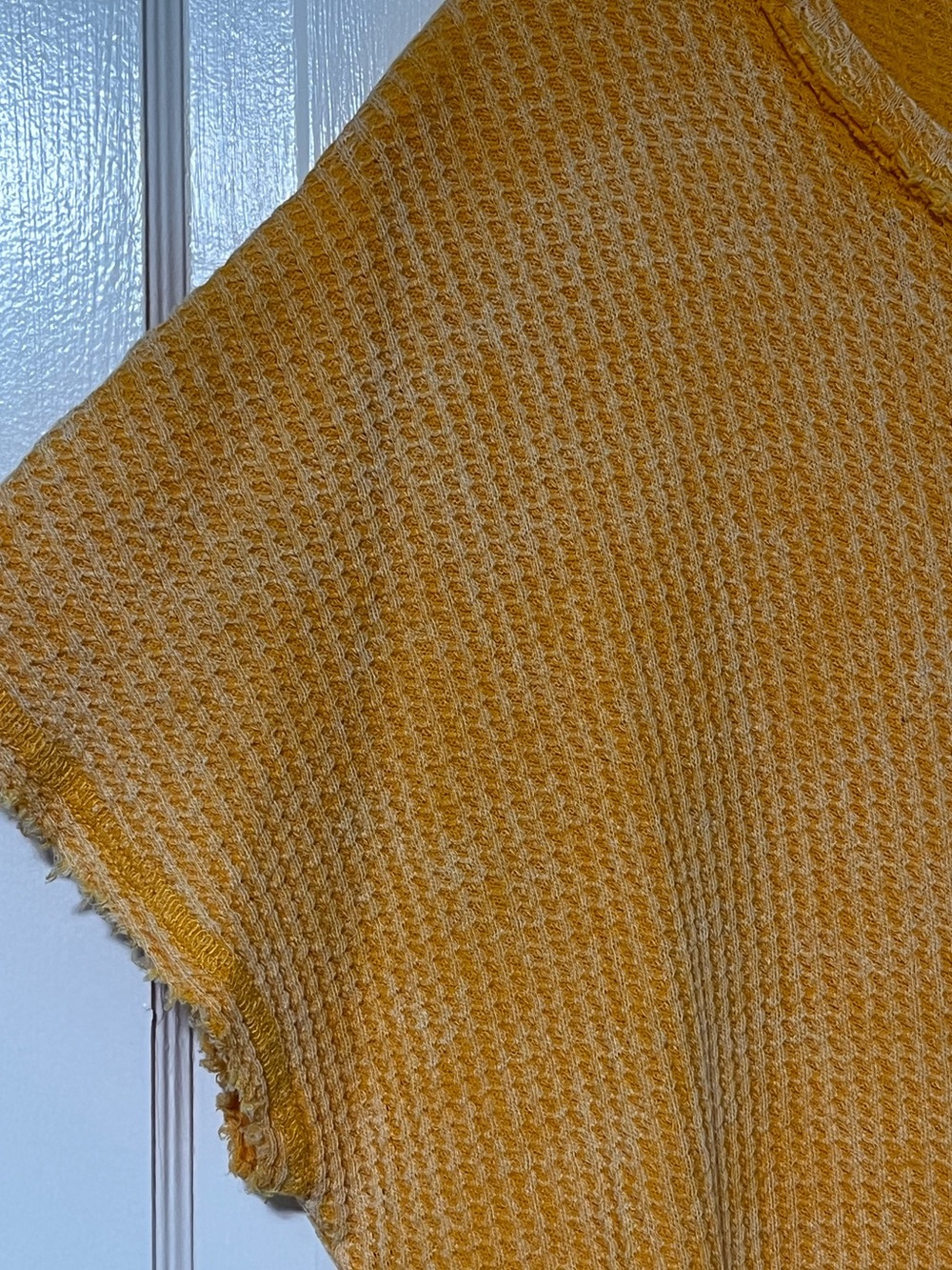 Zenana washed rolled, raw-edge short sleeves center seam detail waffle-knit top - Picture 6 of 10